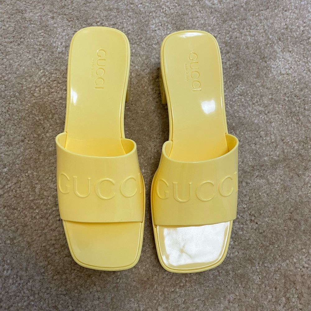 Gucci women’s slides size 6